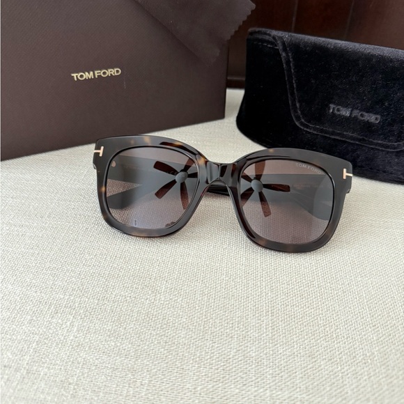 Tom Ford Havana Black Sunglasses - Picture 5 of 13